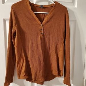 Eddie Bauer v-neck size L orange long sleeve shirts